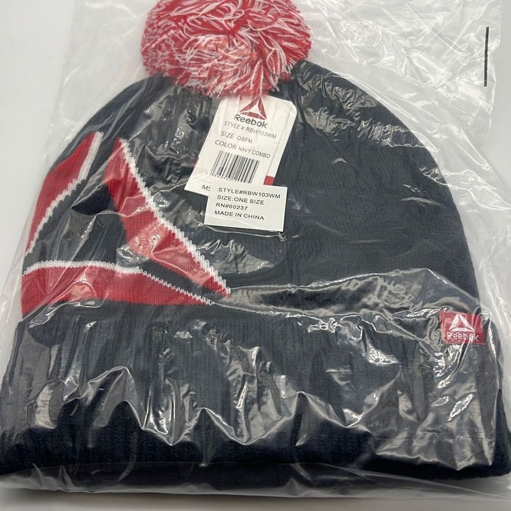 Reebok Women's Logo Intarsia Pom Beanie-NWT-O/S